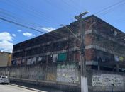 “Aqui é a minha morada”: prédios abandonados viram abrigo enquanto Maceió tem quase 50 mil imóveis vazios