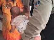 Militares salvam bebê vítima de engasgo