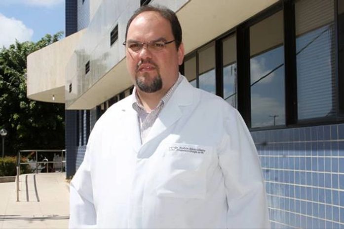 Médico Antonio Alício, presidente da Coreme