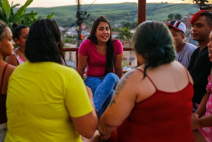 Gabi Gonçalves se reúne com grupo de adolescentes para ouvir demandas da juventude em Rio Largo