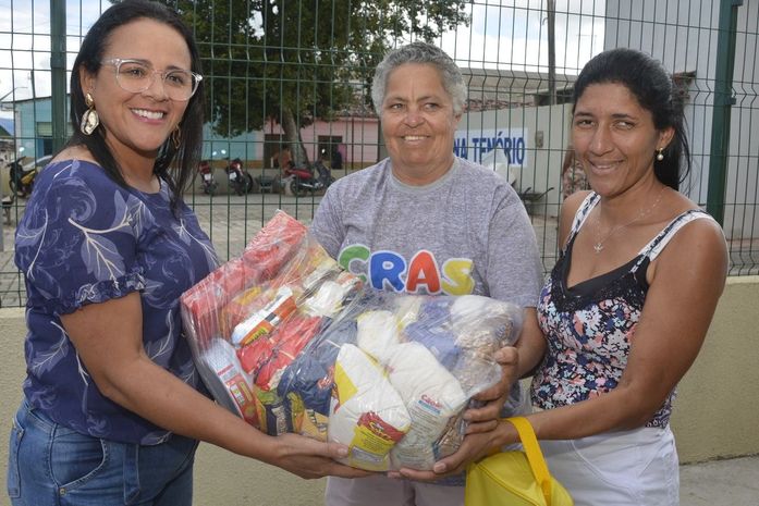 Assistência Social de Anadia realiza mais uma entrega de cestas básicas