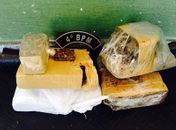 A droga estava escondida entre o condutor e o garupa na motocicleta  