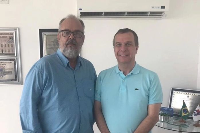 Zé Tenório junto com o deputado Sérgio Toledo traçando metas para implantar o PL em Boca da Mata