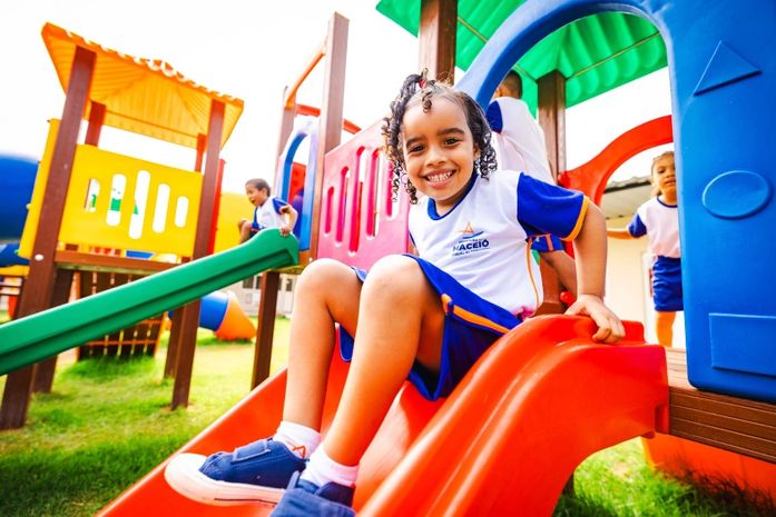 Maceió celebra o Dia Mundial da Educação com grandes avanços na gestão JHC