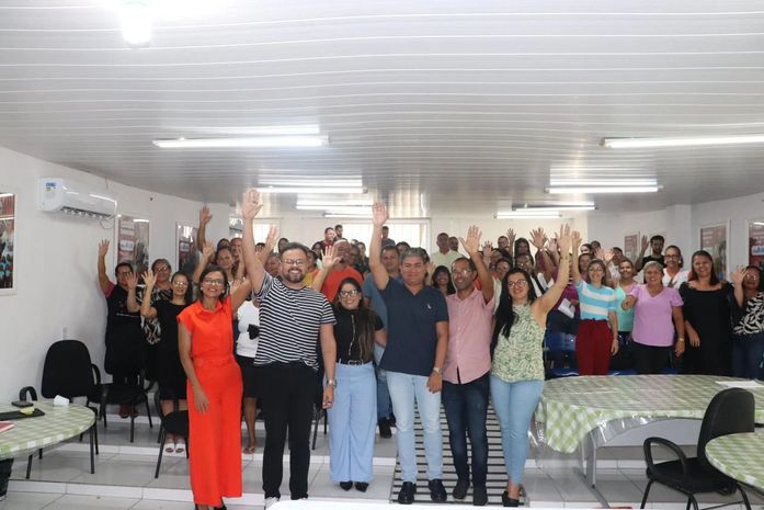 Em São José da Laje prefeita Angela Vanessa garante reajuste a servidores da educação