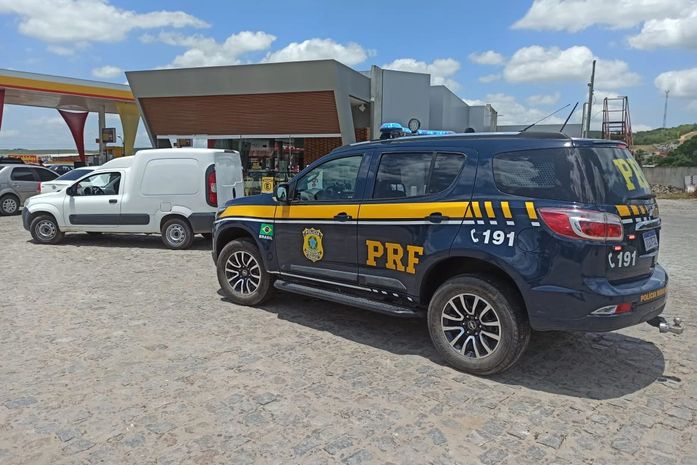 PRF em Alagoas prende dois homens por apropriação indébita na BR-316