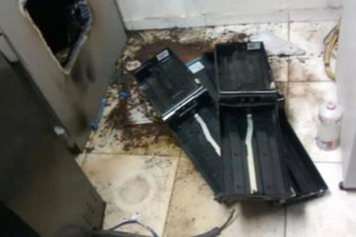 Trio rende vigilante de posto de combustíveis e arromba caixa eletrônico