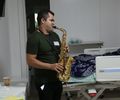 Música e afeto marcam homenagem a pacientes idosos na Semana dos Avós