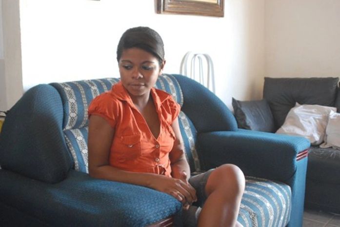Estudante Jessimary Diniz faz hemodiálise há nove anos à espera