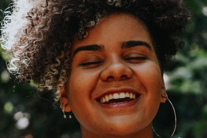 Dia do Poeta: Giovanna Lunetta compartilha sentimentos por meio da escrita