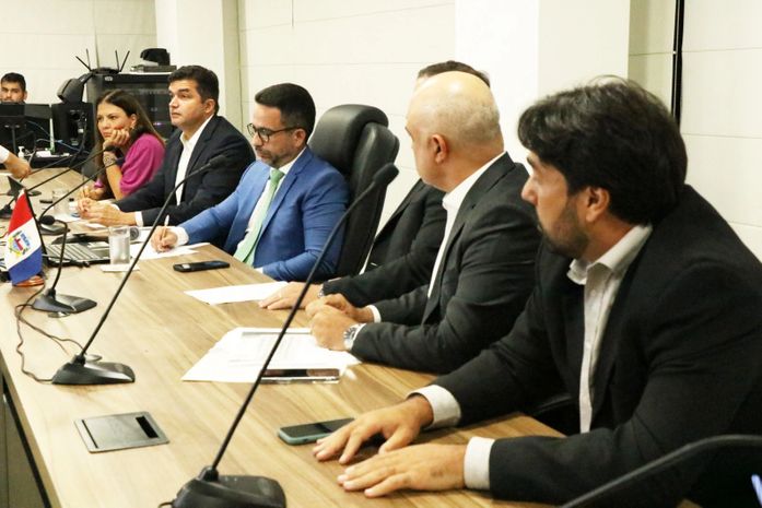 Seinfra apresenta ao governador plano de obras para os primeiros 100 dias de governo