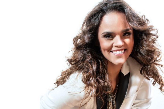 Show de Adriana Calcanhotto terá abertura de Fernanda Guimarães