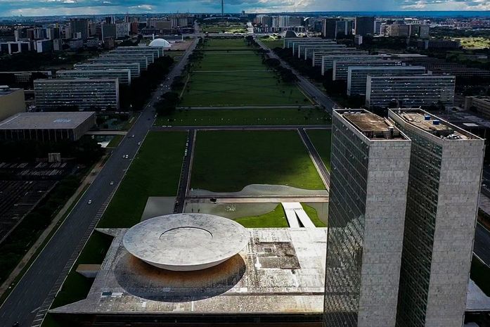 Crise: Senado aprova linha de crédito para profissionais liberais