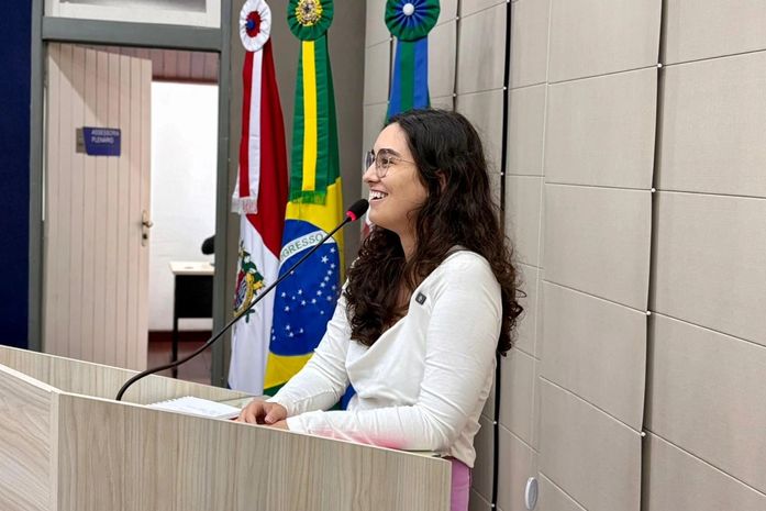 No Dia dos Professores, Teca Nelma destaca trajetória de apoio à categoria e defende políticas de valorização