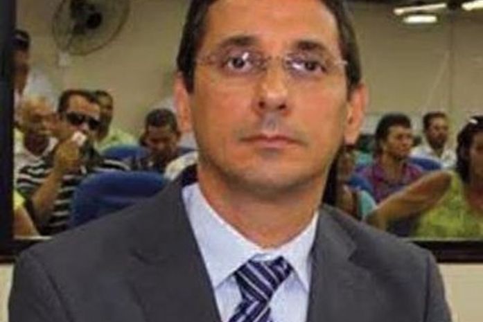 Titular da Saúde de Palmeira mente ao afirmar que não existe atraso no pagamento de motoristas