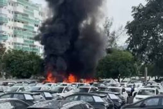 Seis morrem em queda de helicópteros no Rio de Janeiro; aeronaves colidiram no ar