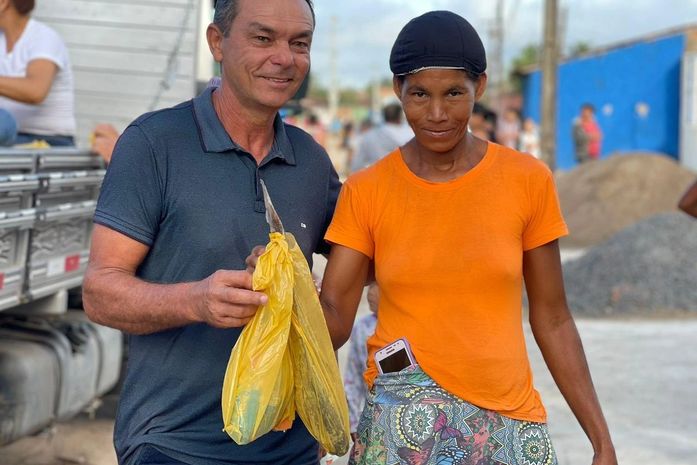 Santa Tradição: Prefeitura de Anadia distribui kits e 6 toneladas de peixe à população
