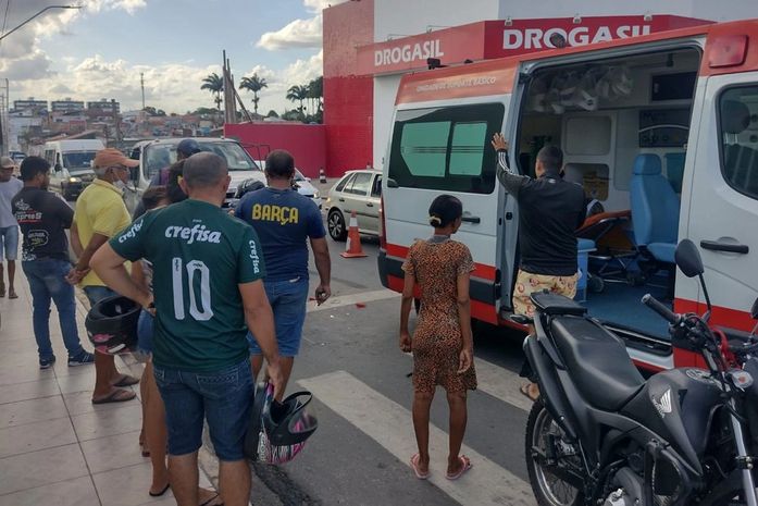 Duas pessoas ficam feridas após serem atropeladas por motociclista em Arapiraca