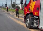 Vazamento de óleo interdita trecho da Avenida Menino Marcelo e deixa trânsito lento em Maceió