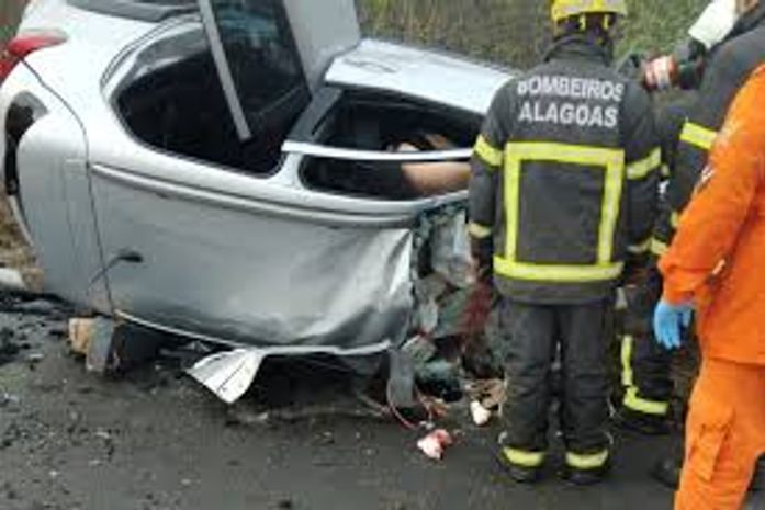 Colisão deixa saldo de três pessoas mortas e duas feridas no Sertão de AL