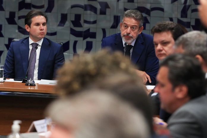 Hugo Motta não deslancha e Arthur Lira acusa influência de Isnaldo Bulhões