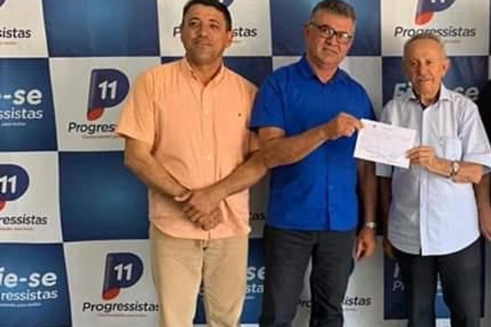 Mirando prefeituras sertanejas, irmãos se filiam a partidos opostos em Alagoas