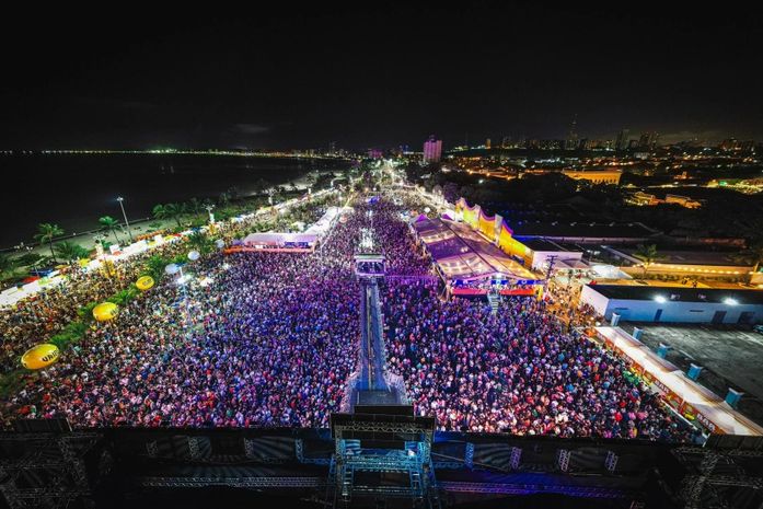 Mais de 100 mil pessoas curtiram a sexta-feira no Verão Massayó com muita alegria e música boa