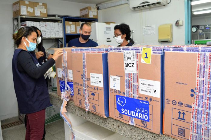 Alagoas recebe mais 114.110 doses de imunizantes contra a covid-19 nesta quinta (26)