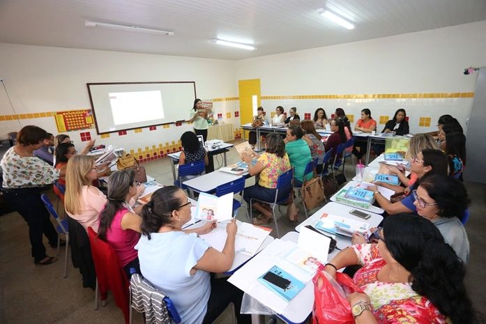 Marechal Deodoro recebe coleção de livros do IAB para auxiliar no aprendizado e fluência de leitura