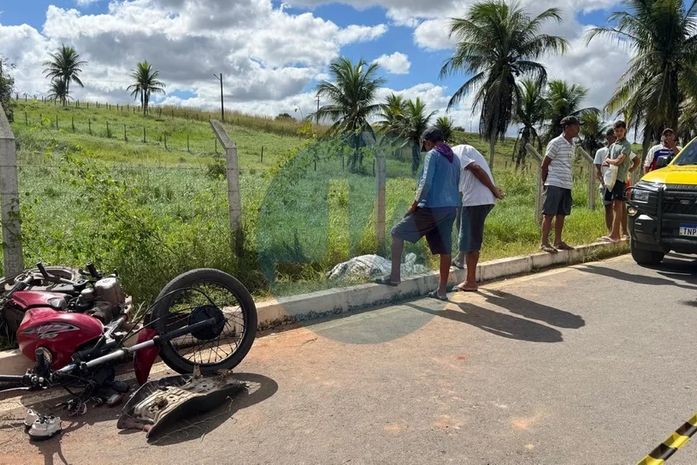Motociclista morre após perder o controle do veículo e sair da pista em curva em Lagoa da Canoa
