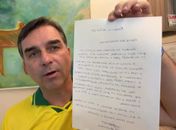 Perigoso e acuado, Flávio atira a esmo 