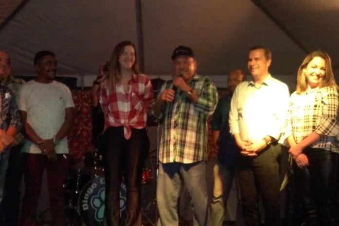 Ex-Deputado junta Renan e Cibele Moura em festa no Pilar