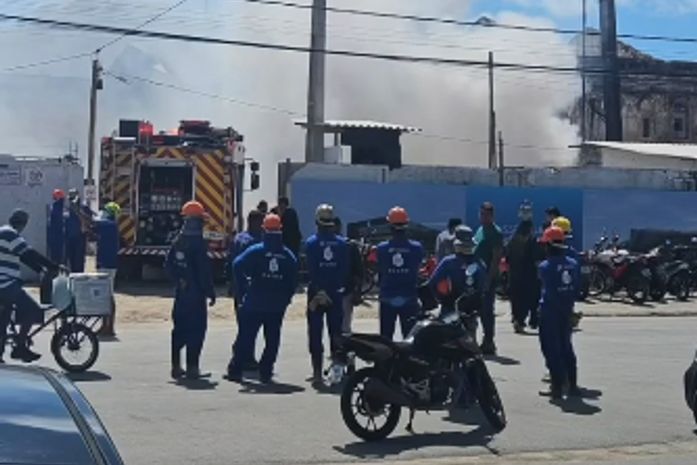 Vídeo: Incêndio atinge construção da nova sede da Assembleia Legislativa de Alagoas, no Jaraguá