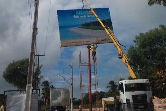 Prefeitura de Maragogi instala placa de sinalização turística