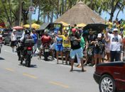 Protesto contra Dilma tem pedido de votos para rivais na orla de Maceió