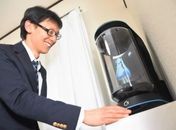 Marido de holograma fica arrasado após software da esposa expirar