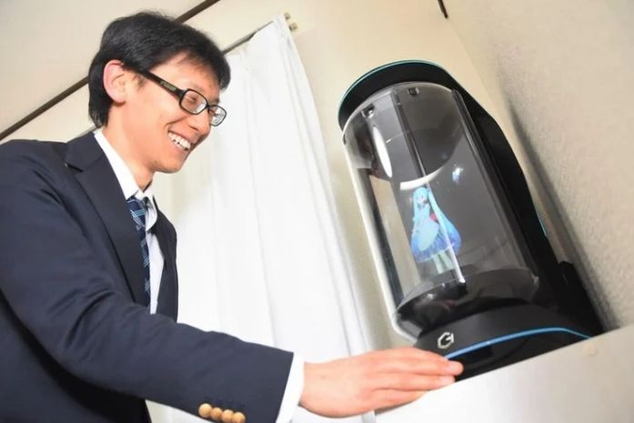 Marido de holograma fica arrasado após software da esposa expirar