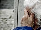 A senhora de 84 anos, talvez, sinta que o silêncio da alma grita alto demais.
Ela tentou se matar
