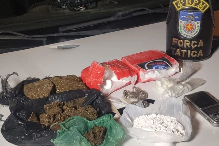 Flagrado traficando, suspeito entrega amigo que guardava restante da drogas em Maceió