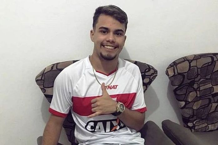 O jovem Pedro Souza, 17 anos, vítima do crime de latrocínio.