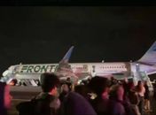 Avião atropela e mata pedestre durante decolagem em aeroporto nos EUA