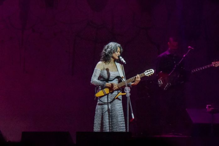 Simone traz para Maceió novo show, “Que Mulher É Essa?”
