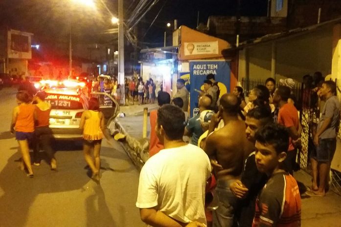Troca de tiros aconteceu na noite desta terça-feira, no Jacintinho