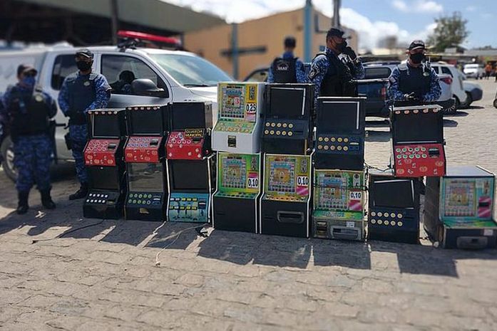 Operação apreende 16 máquinas caça-níqueis no Mercado da Produção