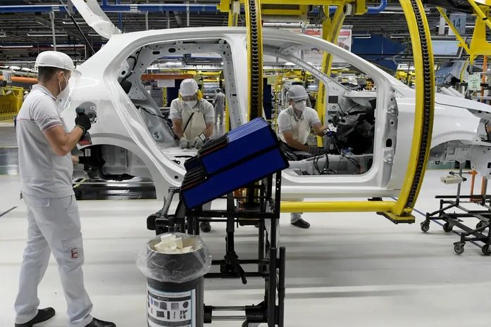 Juros altos travam crédito para 80% das indústrias, revela pesquisa