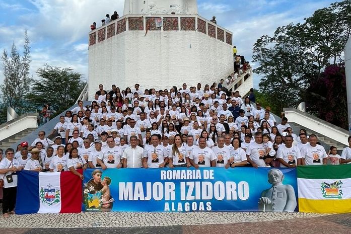 Prefeito Theobaldo Cintra vem em romaria com fiéis izidorenses