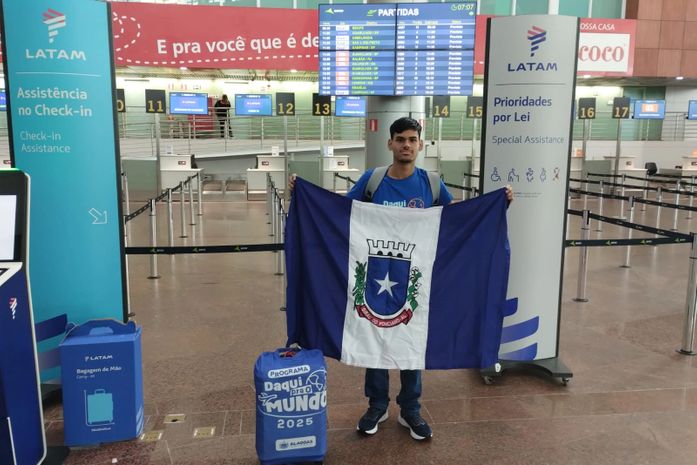 Aluno da rede pública viaja para a Inglaterra e representa Girau em intercâmbio promovido por programa estadual