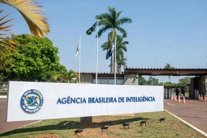 Renan Calheiros e Arthur Lira monitorados pela Abin paralela no governo Bolsonaro