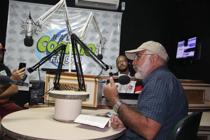 Padre Eraldo: agora aos sábados pela manhã tratando de religião e politica