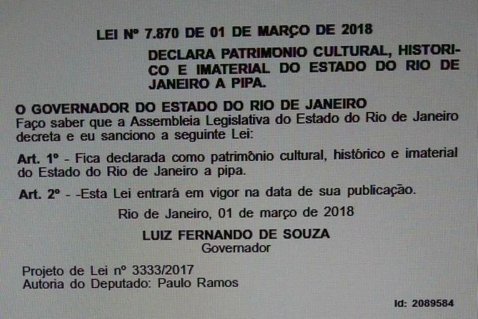 Histórico O sonho de voar é antigo. Já a lenda grega diz que